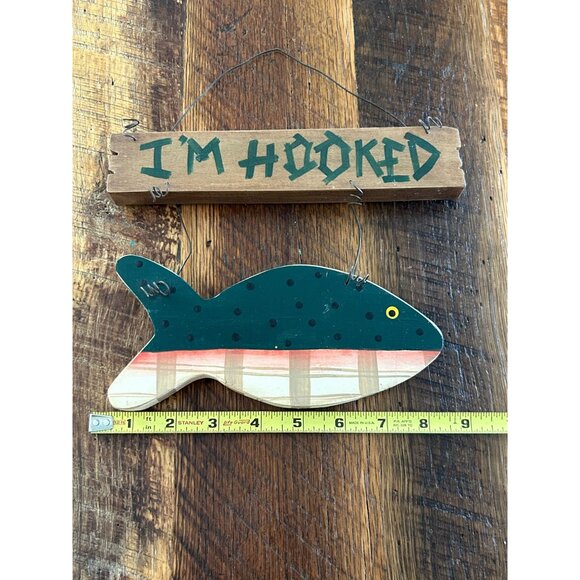 Rustic Fishing Humor Wood Wall Decor Im Hooked Fish Sign - Picture 6 of 9